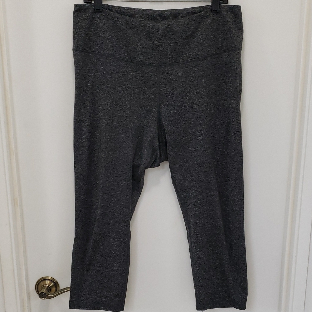 〰️Old Navy〰️ Fleece Lined Active Capri Leggings XL